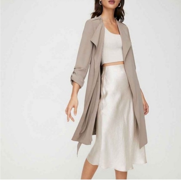 Babaton ‘Quincey’ Flowy Trench Coat - Picture 3 of 4